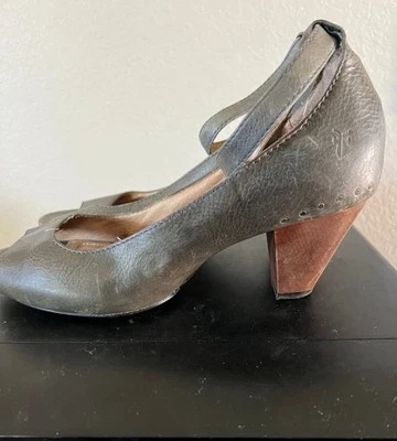 FRYE Leather Ankle Strap Pumps Womens Size 8.5 Block Heels - Image 1 of 4