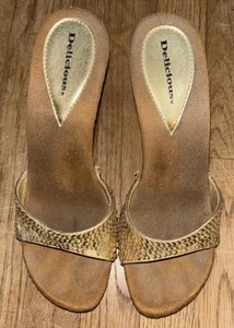 Delicious Gold Sequin Heels Size 10 - Picture 1 of 4