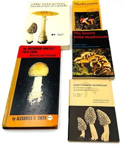 The Mushroom Hunter's Field Guide Savory Wild Edible & Poisonous Common Book Lot - Picture 1 of 7