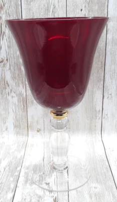 Rubi - Copo de vinho, água e bebida vermelho sangue com acabamento dourado - Imagem 1 de 4