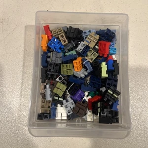 LEGO LOT OF 100 MISCELLANEOUS MINIFIGURE LEG PIECES PANTS PEOPLE BODY PARTS - Picture 1 of 2