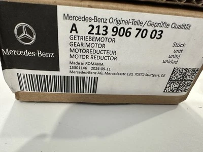 A2139067003 OEM Roller blind Mercedes Benz. - Image 1 of 3
