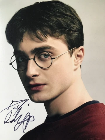 DANIEL RADCLIFFE HARRY POTTER LOVELY SIGNED 8-10 PHOTO COA Cover