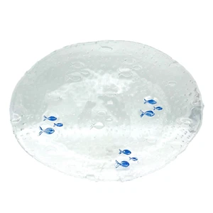 Bandeja de natación Pottery Barn de vidrio transparente en relieve con pescado azul - Imagen 1 de 5