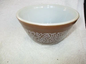 Vidrio Pyrex vintage 1 1/2 pt. - Cuenco mezclador Woodland Brown Nesting 750 ml # 401 - Imagen 1 de 2