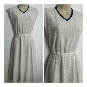 Vintage 1980s Cute White Textured Sleeveless Fit & Flare Casual Day Dress 12 - Picture 1 of 5