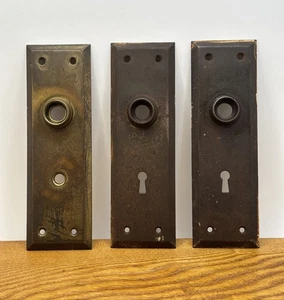 Vintage 1 Brass Door Knob Back Plate Set Of 2 Metal Escutcheon Plates Antique - Picture 1 of 8