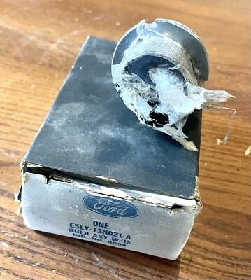 Nuevo de Lote Original 1984-1996 Ford Bronco F-150 Ranger 9004 Bombilla Faro E5LY-13N021-A Foto 1 de 4