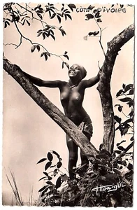 Ivory Coast LACHENDE JUNGE NACKTE FRAU Elfenbeinküste * Foto-AK um 1950 - Picture 1 of 2