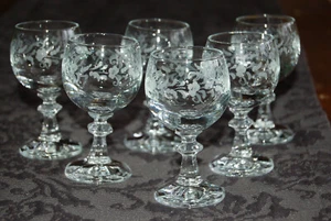 6 schöne Likörgläser mit Blumenranke Echt Handgeschliffen Glasgravur - Bild 1 von 2