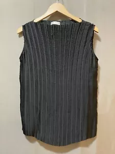 NWOT ZARA Women Sleeveless Boat Neck Side Slit Pleated Plisse Top Size S Black - Picture 1 of 11
