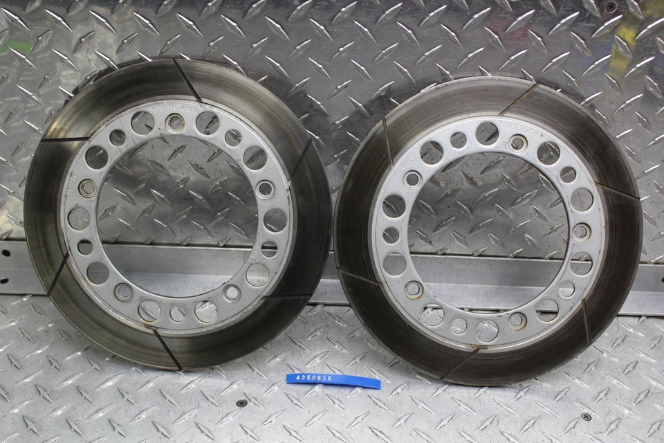 1982 HONDA V45 MAGNA VF750C FRONT LEFT RIGHT BRAKE ROTORS DISCS 45351-MB1-000 - Image 1 of 4