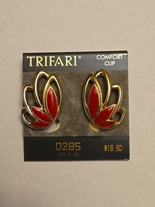 Vintage TRIFARI RED Enamel Butterfly Wings Gold Clip On Earrings NOS NWT - Picture 1 of 5