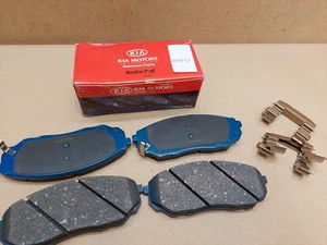 KIA Sorento Mk1 Front Brake Pad Set JC 2002-on 58101-3EE00 NEW Genuine - Picture 1 of 10