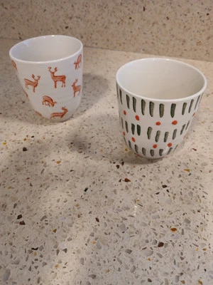 Пара фирменных керамических чайных чашек TAG MCM Look Hold без ручек 6 унций 3,25 x 3 дюйма - Изображение 1 из 4