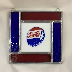 Vintage PEPSI VETRO APPESO CARTELLO FINESTRA SUN CATCHER Pubblicità 6"" X 6"" Cappuccio bottiglia - Foto 1 di 4