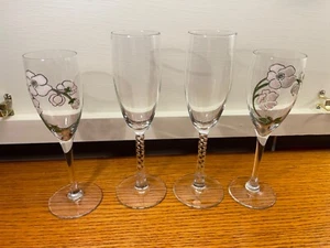 Perrier Spielzeug Champagner Handbemalung Flöten & Set verdrehte Stammflöten - Bild 1 von 6