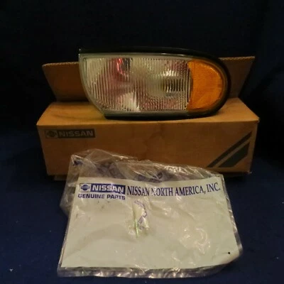 OEM NEW Nissan Right Corner Lamp for 1993-1996 Quest B8110-0B000 NIB NLA - Image 1 of 4