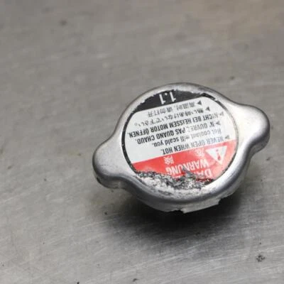 04-05 Honda CBR 1000RR Engine Radiator Cap Foto 1 de 4