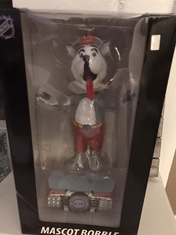 Harvey the Hound Calgary Flames Stadium Lights Bobblehead FOCO Hockey Mascot Cover