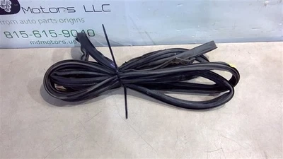 2015-2020 DODGE CHARGER FRONT RIGHT DOOR SEAL WEATHERSTRIP.68040044AJ - Image 1 of 4