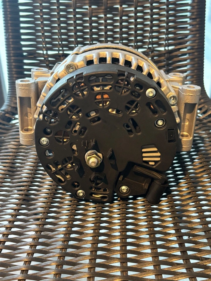 Alternador Bosch AL0844N Premium 100 % nuevo para modelos seleccionados de Mercedes-Benz 06-15 Foto 1 de 4