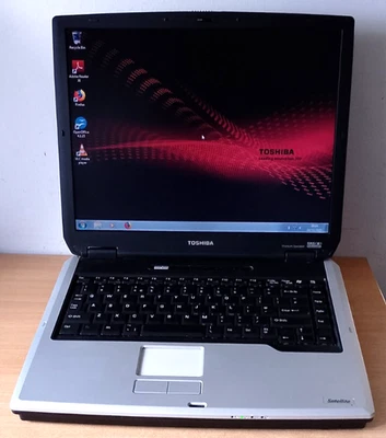 Vintage Toshiba Satellite SA40 Laptop - 512MB Ram -  40GB HD - DVD/CDRW - Image 1 of 4