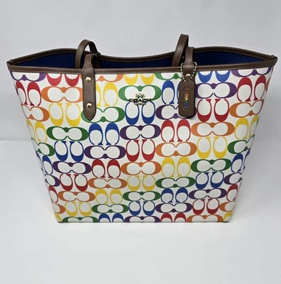 Bolso de Mano Coach Reversible City en Lona Arco Iris Signature Grande Shopper  Foto 1 de 4