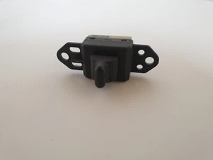 2006 CHRYSLER GRAND VOYAGER (LHD) FRONT RIGHT DOOR LOCK SWITCH 04685727AB - Picture 1 of 6