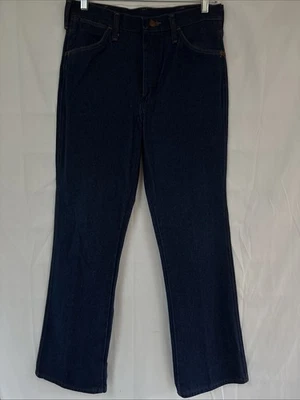 Jeans Wrangler Cowboy Cut 945DEN masculino 31x30 ajuste regular azul escuro denim EUA louco - Imagem 1 de 4