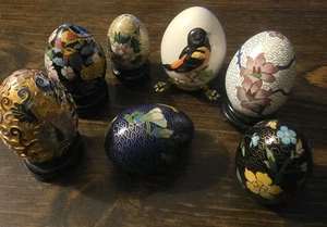 Menge 7 Vintage Blumen Ei Figuren mit 5 Ständer, Emaille, Messing Metall, Cloisonne - Bild 1 von 21