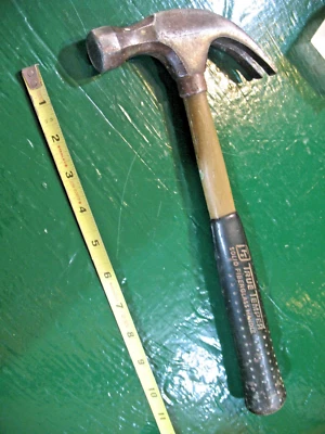 TRUE  TEMPER FG 16  CLAW HAMMER FIBERGLASS   HANDLE OCTAGONAL NECK  1 LB  8 OZ - Image 1 of 4