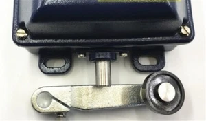 Limit Switch 1Pc Schmersal TL064-30Y gg - Picture 1 of 3