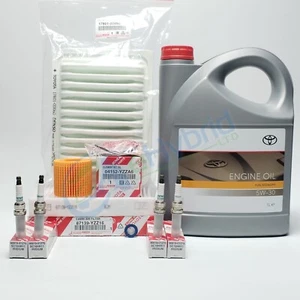 Genuine Toyota Auris Service Kit 1.6L 2007 To 2013 With Spark Plugs & 5W30 Oil - Picture 1 of 1