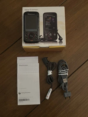 Sony Ericsson Walkman W395 - Bluetooth - 2MP CAM - 3G - Radio - Parts Only - Image 1 of 4