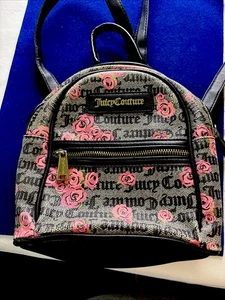 Juicy Couture Mini Rucksack schwarz rosa Blumen alle Reißverschlüsse funktionieren wie sie sollen - Bild 1 von 12