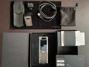 FINE! Vertu Signature S 3G Cellular Phone (unlocked) RM-266V handmade in U.K - Picture 1 of 18