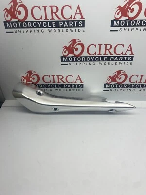 SUZUKI GSX1300R HAYABUSA 2022-2023 Right Exhaust Cover (14180-10L00) Foto 1 de 3