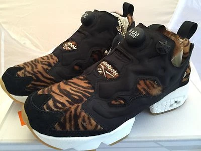Nuevo Reebok Disney Jungle Book Instapump Fury Mujer Talla 7 Negro/Dorado/Tiza Foto 1 de 4