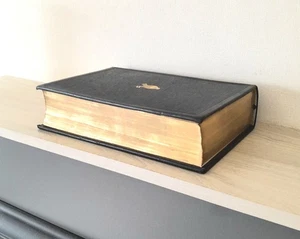 ANTIQUE HOLY BIBLE IN NEAR FINE CONDITION, BLACK LEATHER & GILT BINDING, 1903 - Picture 1 of 24
