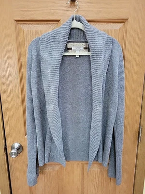 Cárdigan suéter Ambercrombie And Fitch para mujer grande frente abierto lana de alpaca gris Foto 1 de 4