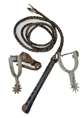 Antigo chicote de couro trançado decoração tema cowboy ocidental esporas incompatíveis - Imagem 1 de 4