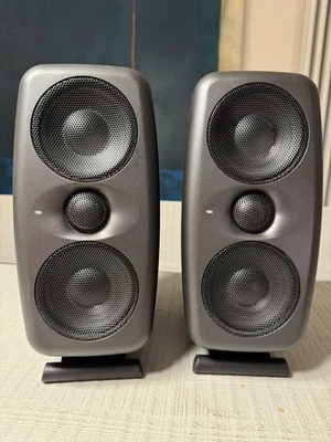 IK Multimedia iLoud MTM MKI Active Studio Monitors/Speakers Pair + ARC Mic - Image 1 of 4