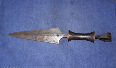 Cuchillo Tetela africano, recogido en el Congo Belga, vendido en venta inmobiliaria Foto 1 de 4