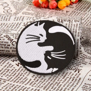Embroidered White Cat Yin Yang Patch Sew On Iron On Badge Fabric Craft Transfer - Picture 1 of 3