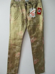 HOT KISS METALLIC GOLD FLORAL DESIGN JEANS SIZE 9 - NWT - Picture 1 of 5