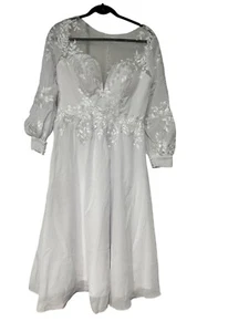 White Lace A-Line Wedding Dress With Sheer Sleeves & Floral Appliqué Design NWOT - Picture 1 of 8