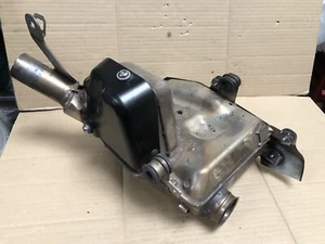 2020 Triumph Daytona 765 Moto2 Exhaust Chamber Center Silencer T2206765 - Picture 1 of 15