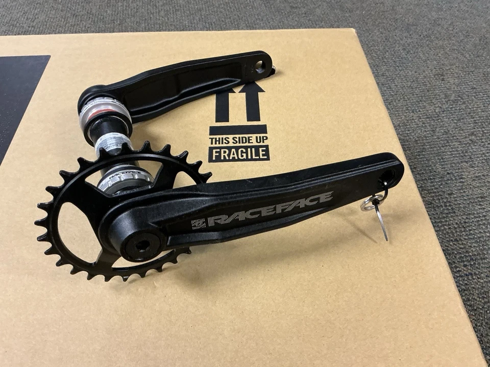 RaceFace Ride Fat Bike Crankset With Bottom Bracket , Chain Ring.