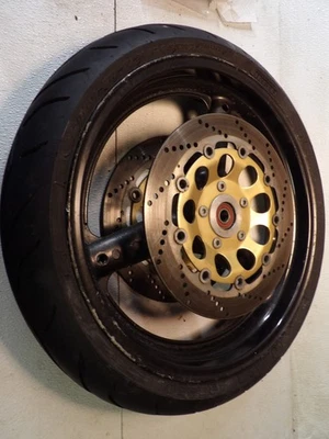 Suzuki GSF600 2002 Bandit rueda delantera (17XMT3,50) (GRIS) 54111-03FA1-35W Foto 1 de 4